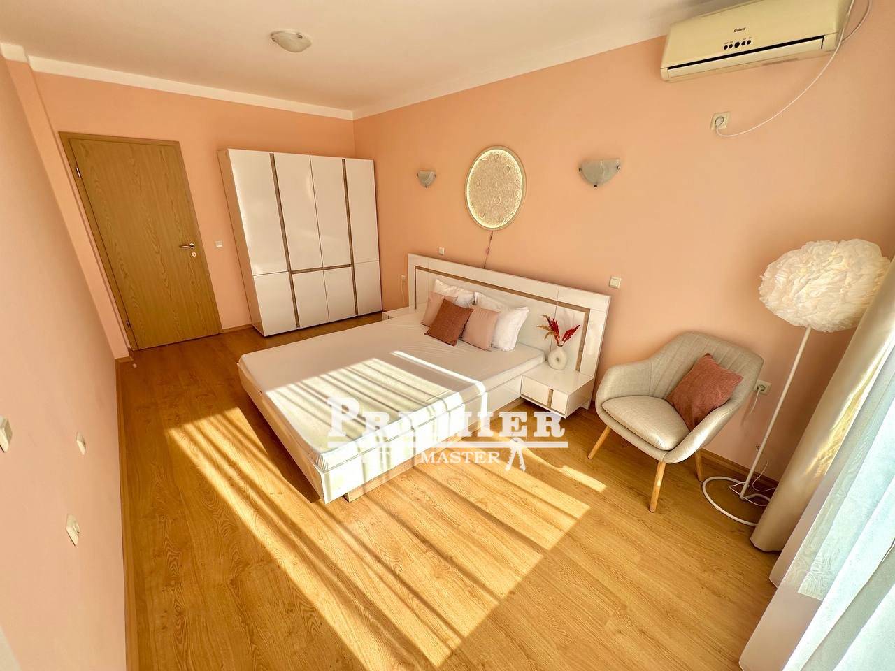 2-комнат апартамент Солнечный берег Болгария 46017 photo2460172 2-комнат апартамент Солнечный берег Болгария 46017 photo Изображение 2